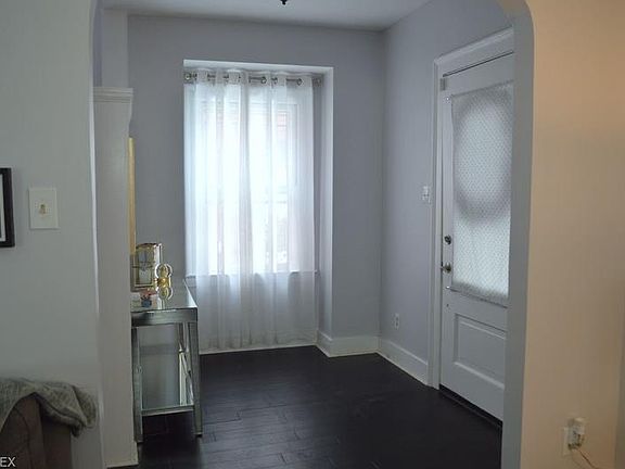 4th image of 1462 Lauderdale Ave