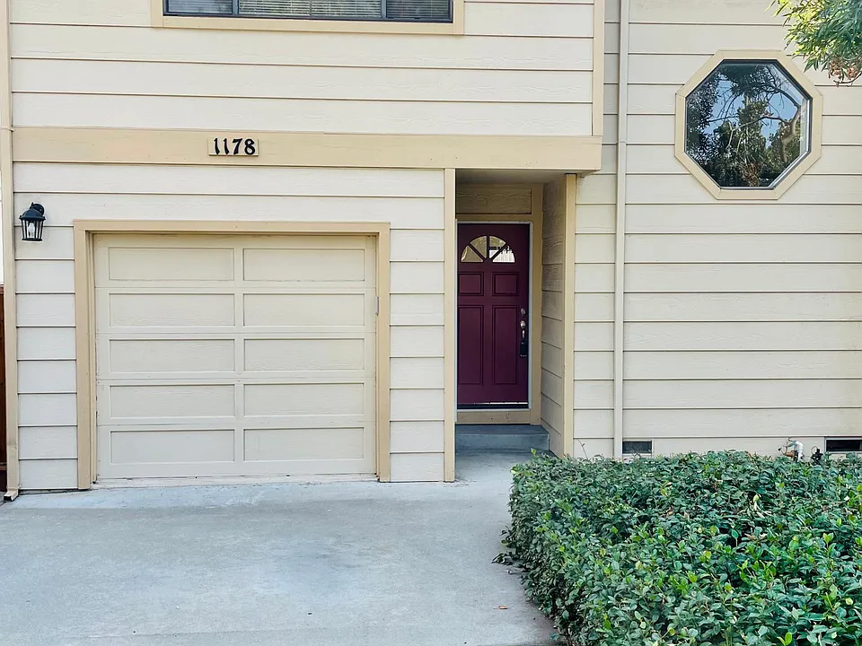 1178 Gardenside Ln
