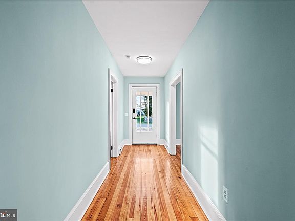 5th image of 131 3rd St