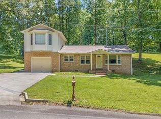 717 Renfro Rd, Harriman, TN 37748