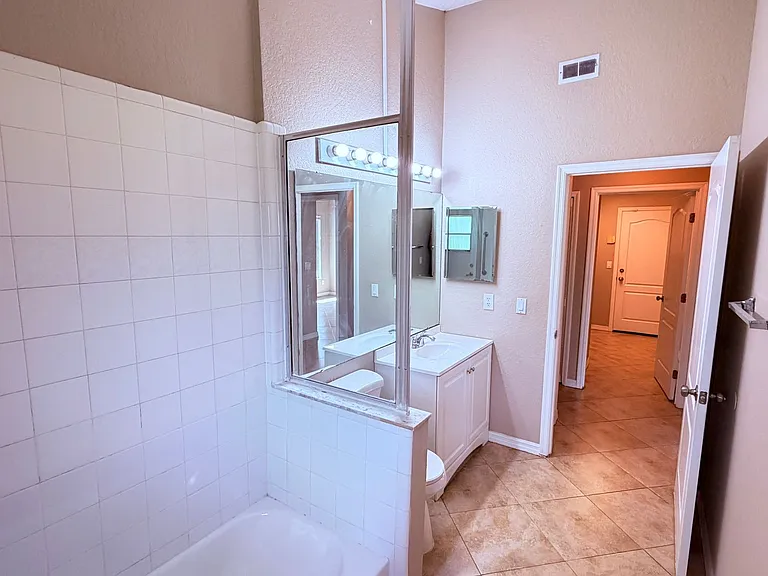 12424 Wilcox Ct — Photo 32