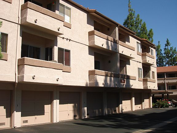 5th image of 7115 Woodlake Ave Unit C