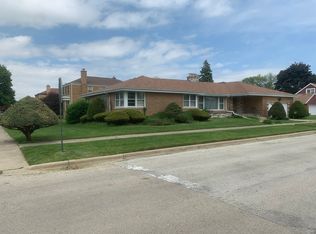 2856 W 92nd St, Evergreen Park, IL 60805