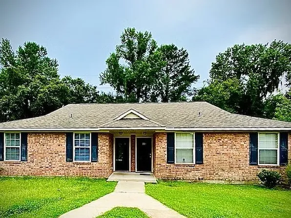 408 Admirals Walk Dr, Saint Marys, GA 31558