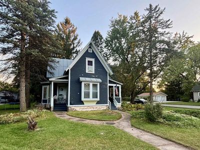 804 East LAKE STREET, Waupaca, WI, 54981