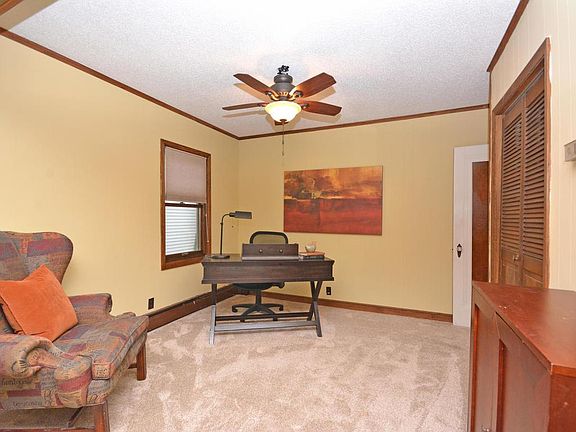 5th image of 967 Felix St