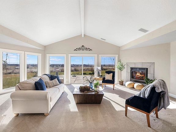 3rd image of 111 View Dr