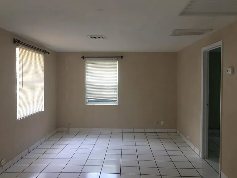 308 N Clearview Ave — Photo 3
