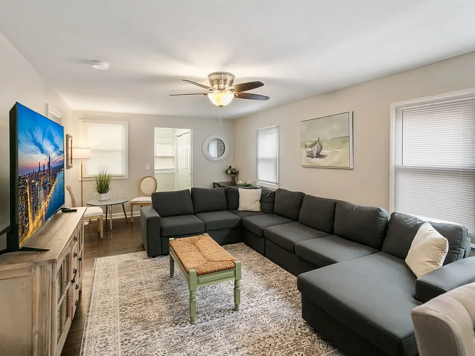 305 W Park Ave #1