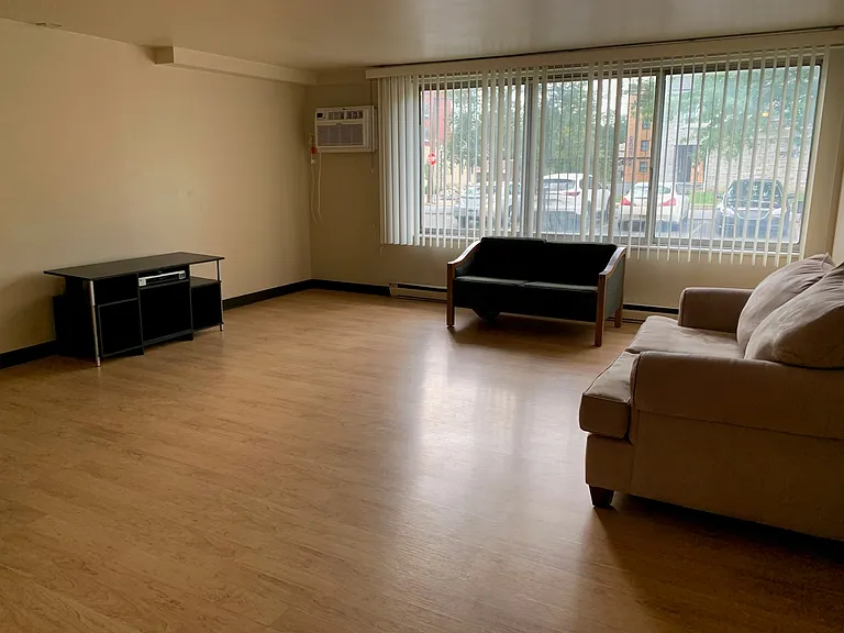 200 Highland Ave #101 — Photo 3