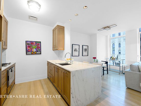 3rd image of 30 Park Pl APT 39J