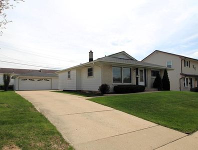 8729 W Tripoli AVENUE, Milwaukee, WI, 53228