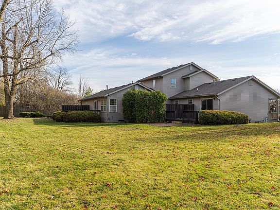 3rd image of 2521 Woodmeadow Dr SE