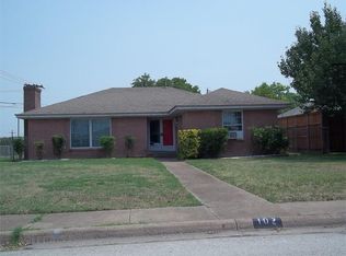 102 Blue Sky Dr, Desoto, TX 75115