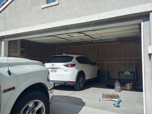 4th image of 2235 Golden Gate Dr