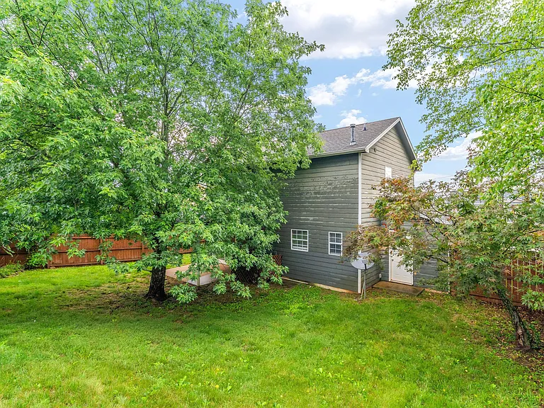2376 Wadsworth Dr — Photo 29