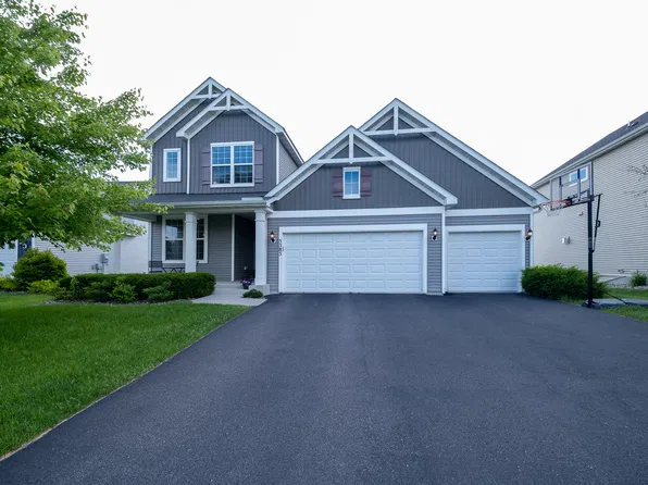 5585 Queensland Ln N, Plymouth, MN 55446
