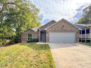 8211 Downe Dr, White Settlement, TX 76108