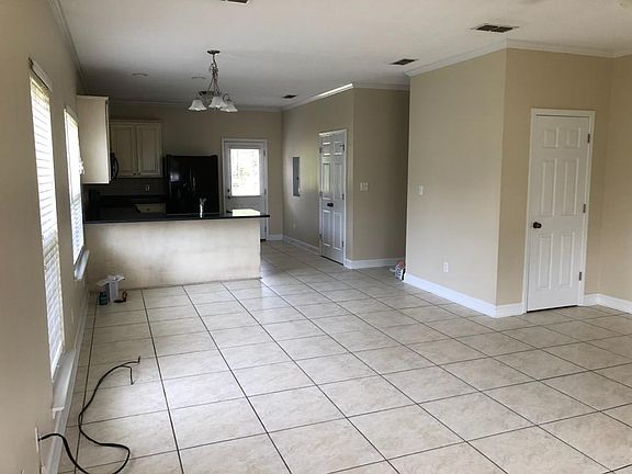 4th image of 163 Mayfield Dr