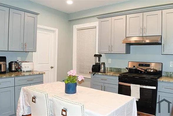 380 Ferry St — Photo 16