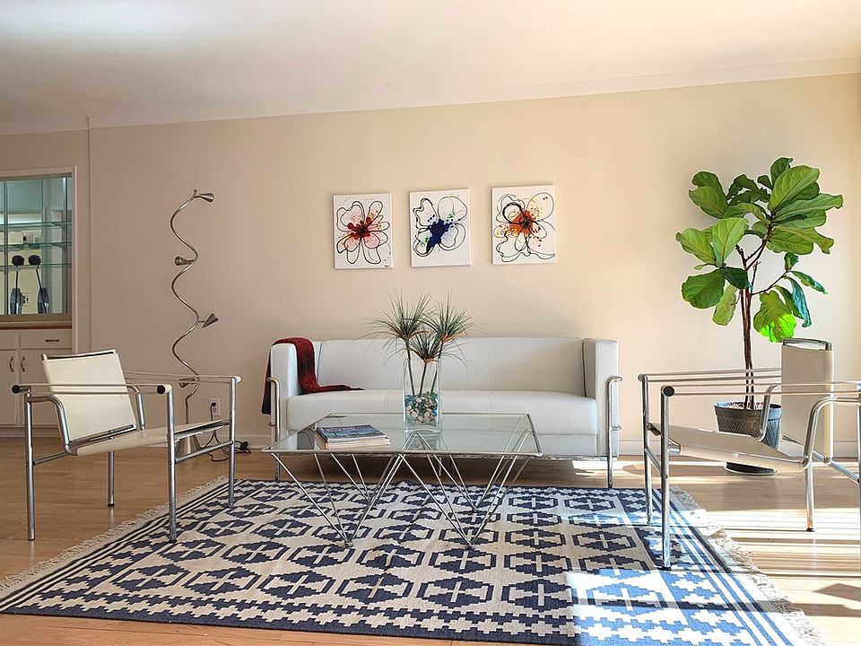 1st image of 440 Veteran Ave APT 101