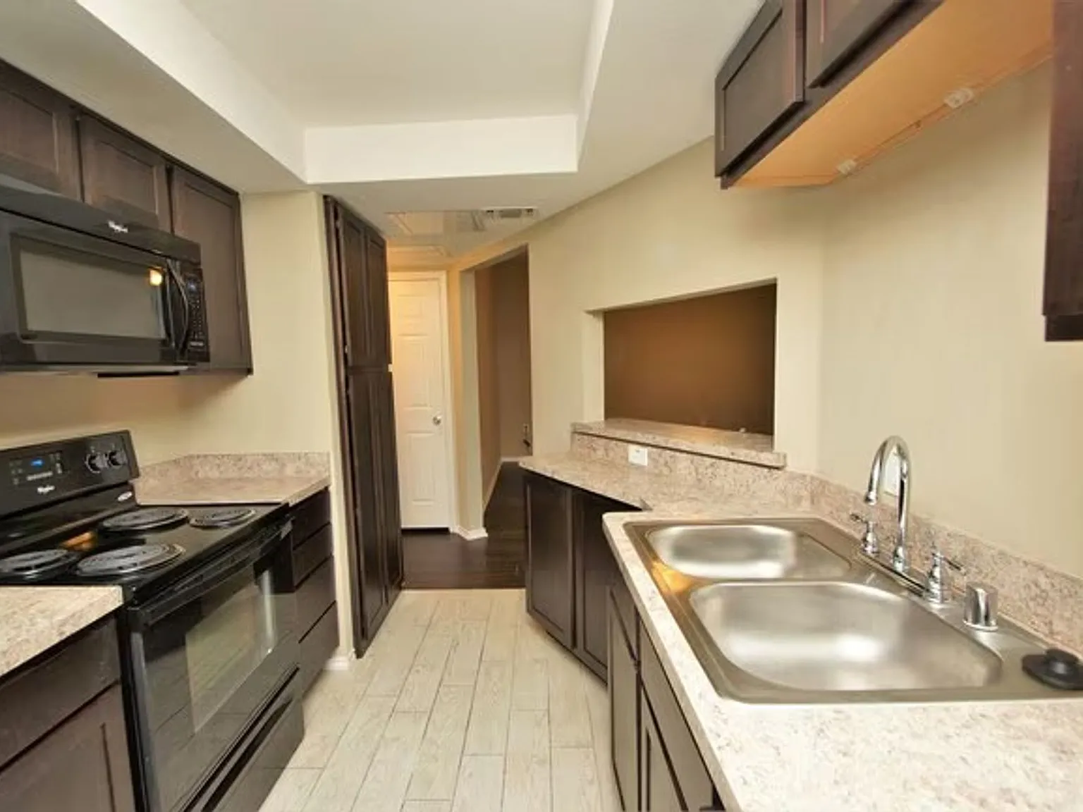Stone Hill Apartments — Photo 4