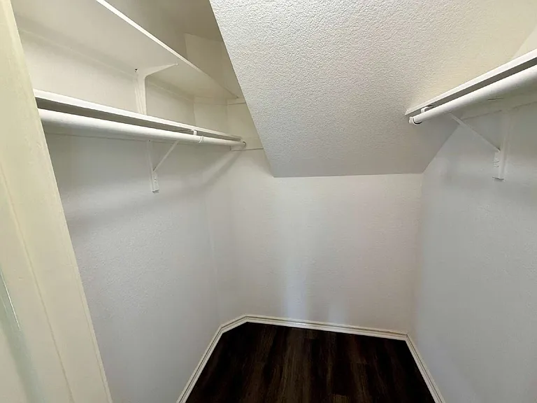 3403 Wickham Ln — Photo 11