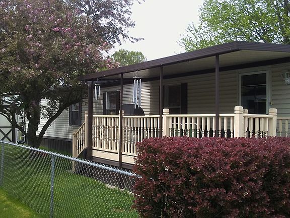 4th image of 242 Pleasant Dr