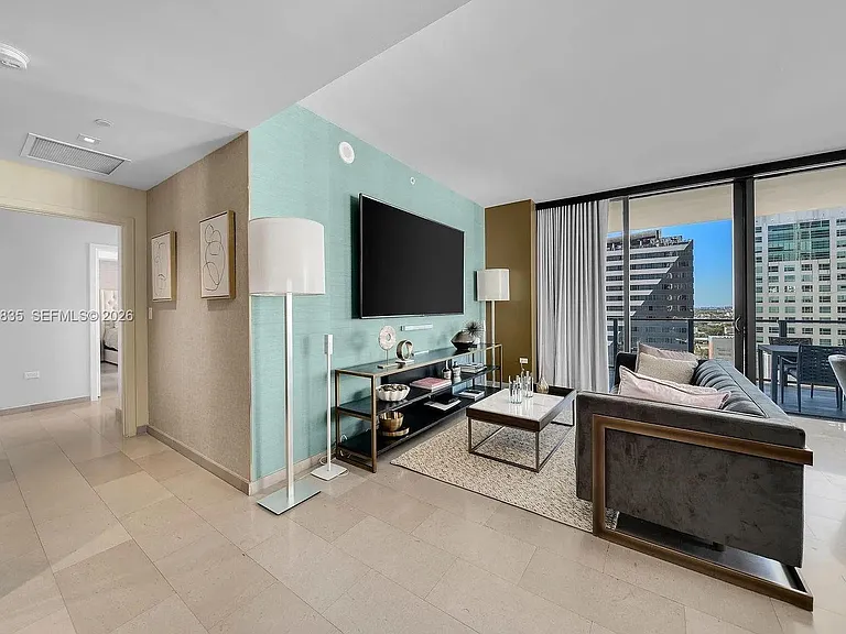 88 SW 7th St #1212 — Photo 10