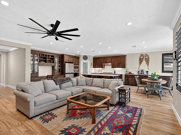 4th image of 217 Seneca Way