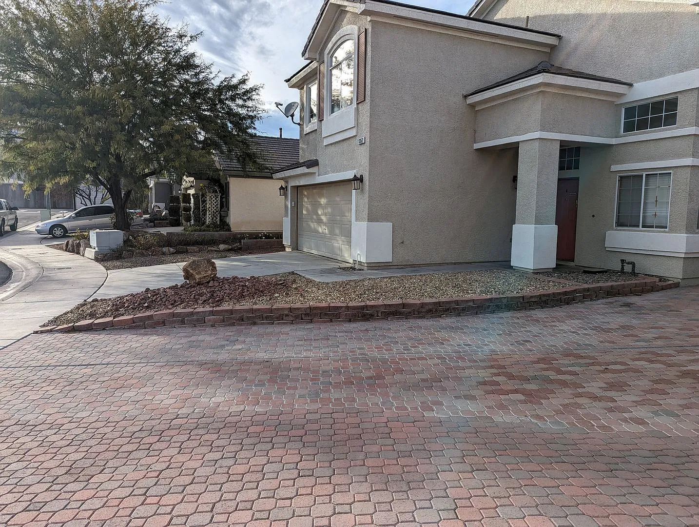 4 Bedroom, 3 bath, RV parking Separate yard home — Photo 1
