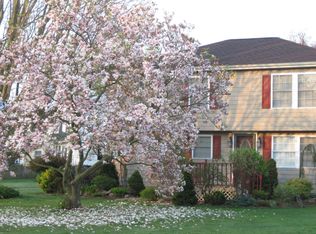 1037 Ocean Ave, New London, CT 06320
