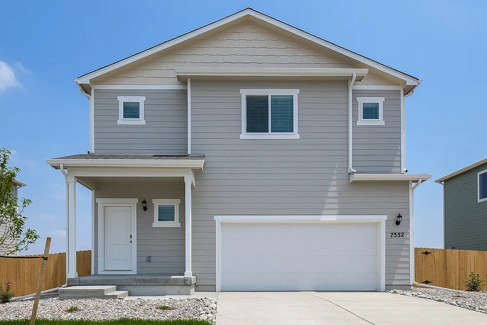 4 bed, 2.5 bath, 1924 sqft, $2,700 — Photo 1
