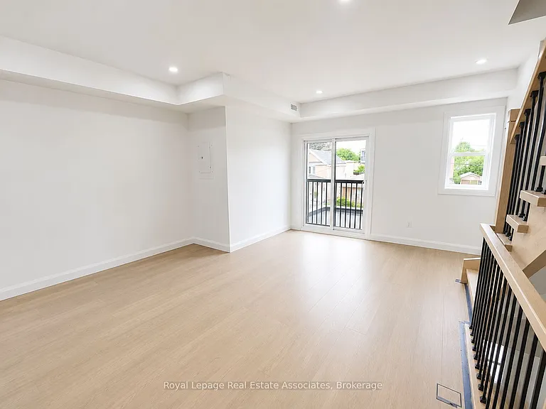 17 White Ave #5 — Photo 5