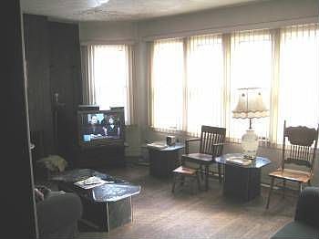 4th image of 1708 E 84th Pl