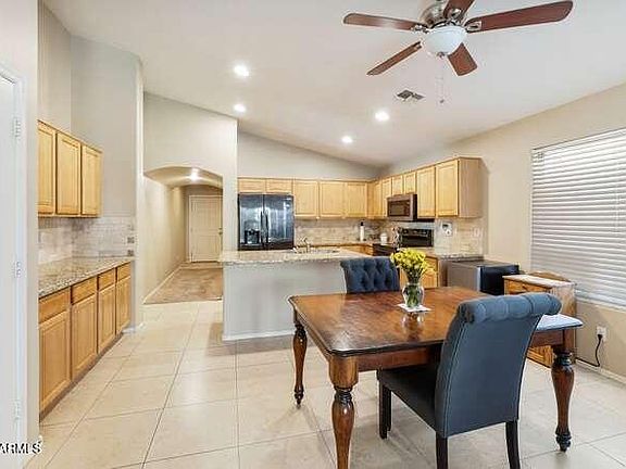 4th image of 46162 W GUILDER Avenue
