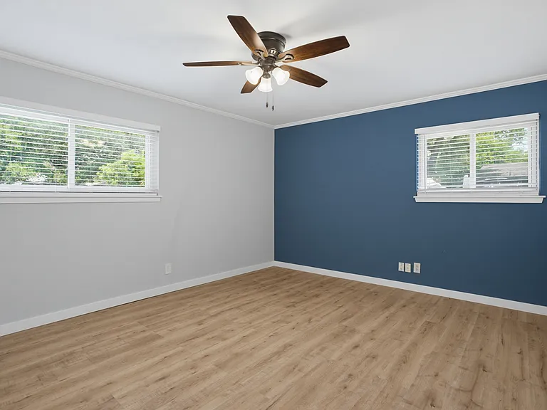 8315 Castlecreek Dr — Photo 13