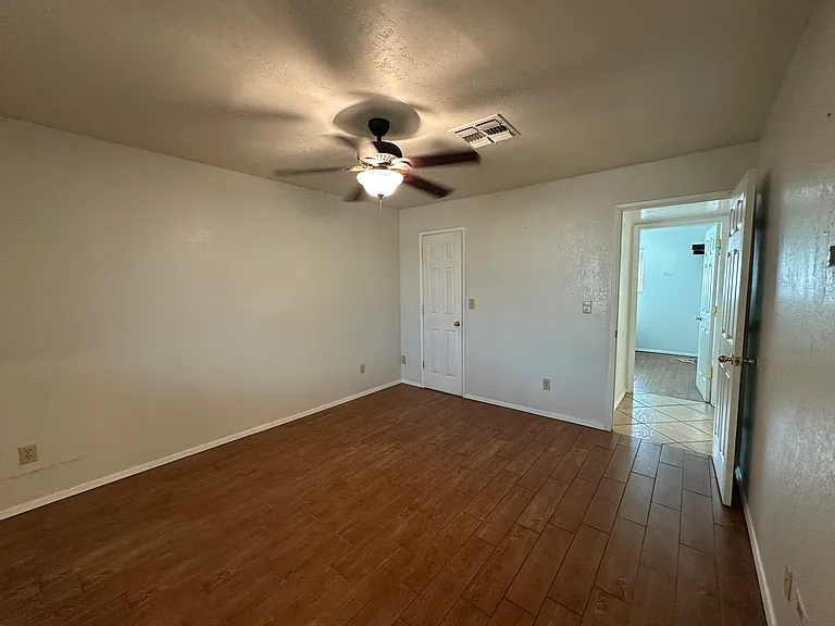 3209 S Capri Cir — Photo 32