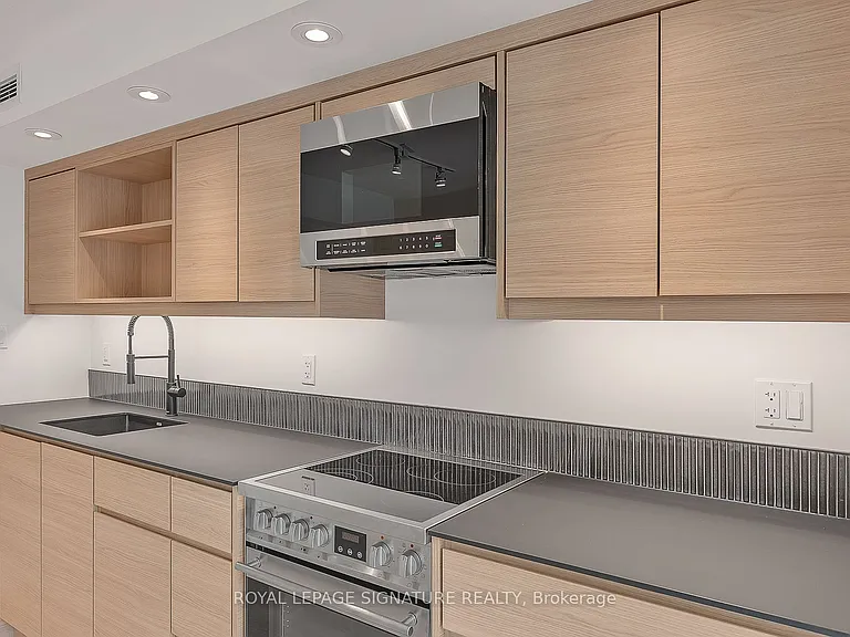 1254 Davenport Rd #1 — Photo 7