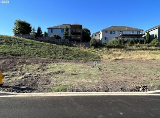 2727 NW Pinehurst Dr #4, McMinnville, OR