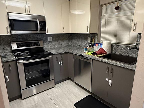 4th image of 18001 N Bay Rd APT 403