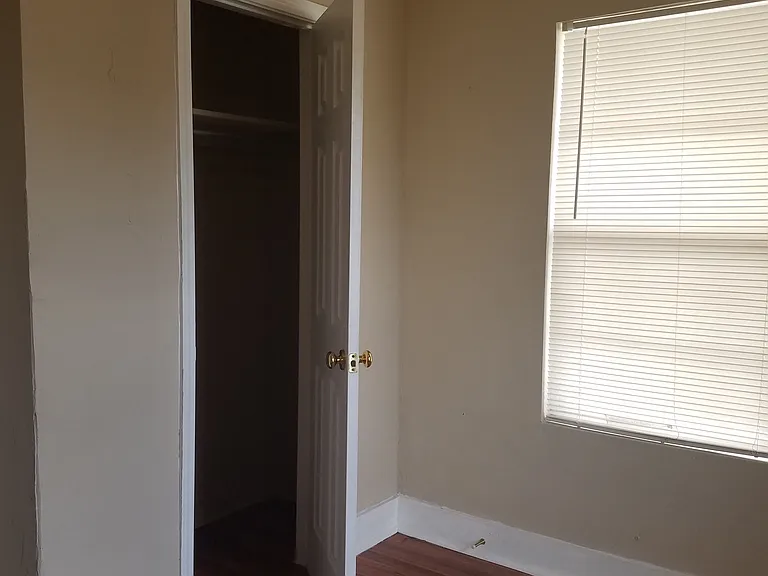 1404 NE 9th St #3 — Photo 11