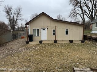 53 2nd Ave NE, Killdeer, ND 58640