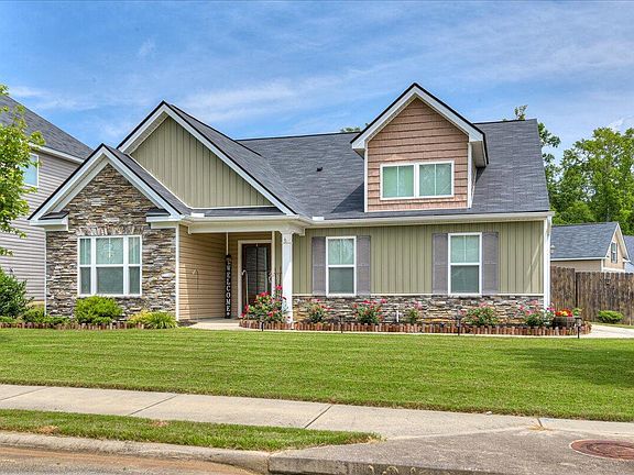 3rd image of 914 Linsmore Avenue