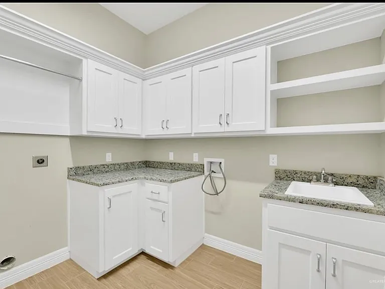 5800 Oriole Ave — Photo 17