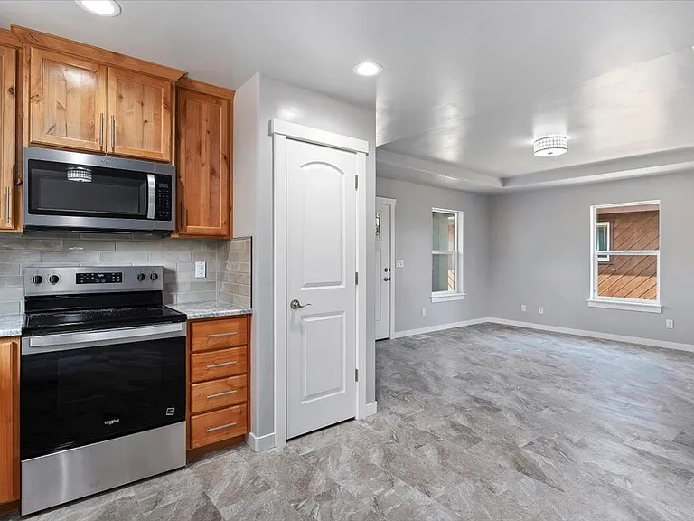 254 Monroe St — Photo 11