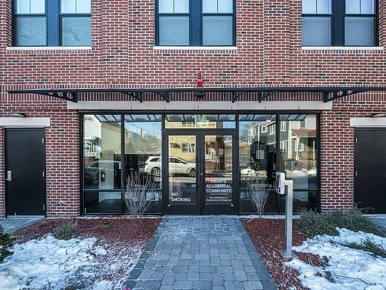 16 Laurel St — Photo 17