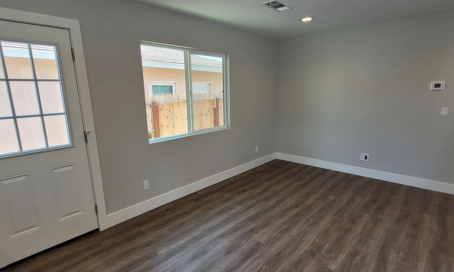2 bed, 749 sqft, $2,575 — Photo 4