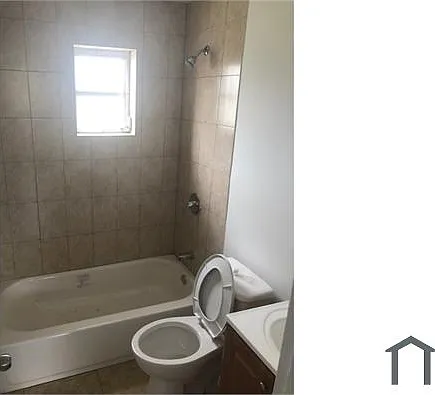 1446 NW 7th Pl — Photo 11