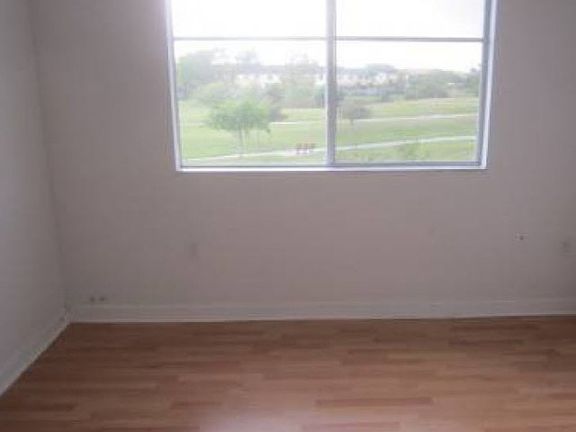 4th image of 17610 NW 73rd Ave #2015